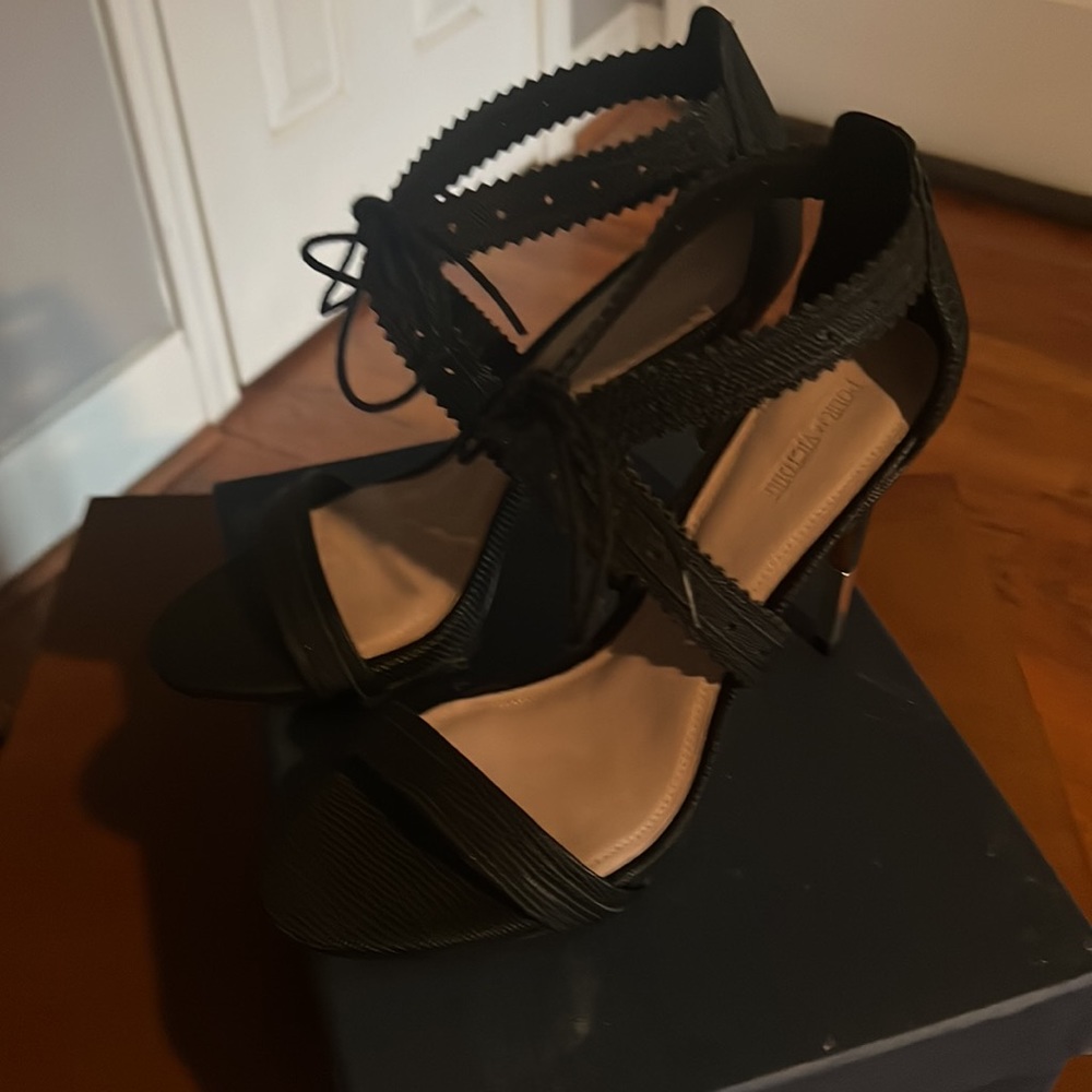 Designer Shoes - Picture 3 of 6
